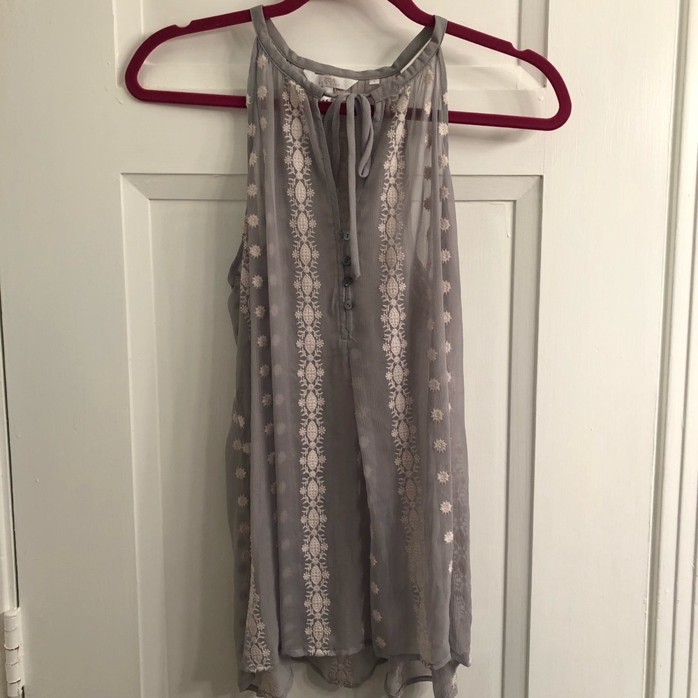 Super cute dressy top!